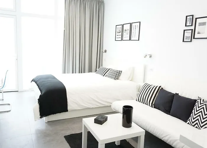 Black & White Las Canteras